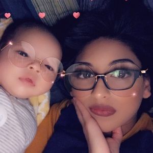 Meet your Posher, Yesenia